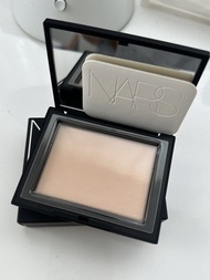 NARS 碎粉 蜜粉餅
