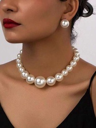 1套仿真珍珠耳環和誇張時尚的仿真珍珠項鍊