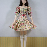 爲Momoko娃娃準備的優雅迷你禮服