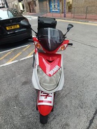 紅色電單車連尾箱