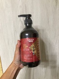 台塩生技TAIYEN 黑魔髮激活固色洗髮露800ml