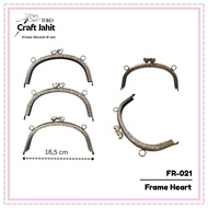FR-021 | ATG Embossed Heart Clasp Lock Metal Frame | Handmade Wallet Frame – 16.5 CM