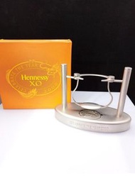 酒版架：Hennessy  軒尼詩2000年龍年紀念XO酒辦韆鞦架，原裝盒。