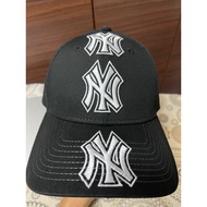 NE 9 Forty Spine NYY Black Baseball Cap Adjustable Snapback
