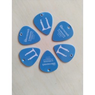 UBERMENSCH G-DRAGON TOUR IN CUSTOM GUITAR PICK