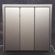 SIMON I7 GRAY TRIPLE 3 GANG HOTEL SWITCH 2 WAY SWITCH
