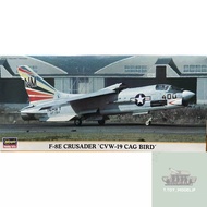 Hasegawa 1/72 F-8E Crusader CVW-19 Cag Brid Fighter Aircraft Model War Assembled
