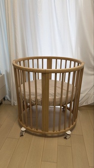 Stokke Sleepi V3  Mini + Extension 嬰兒床 (大細床一拼出售)