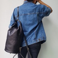 正品皮革卷頂大容量水桶包 (10L) - A37L