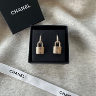 【配件：盒子 💕】Chanel 22C 金色 做舊 鎖頭 耳釘 耳環