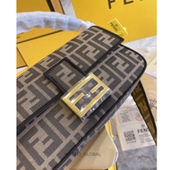 Ready Stock   FF 2023 NEW Baguette Medium Handbag / Message bag - 27*19*6CM