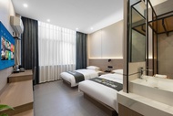 Weihui Xiangbala Hot Spring Business Hoteal
