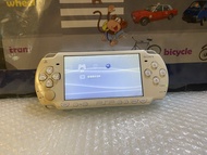 PSP Psp2000 / 包新電池 ／可以讀光碟 ／靚Mon 此機無拆無修
