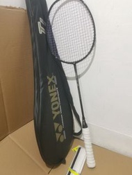 YY羽毛球拍。100g,yonex,isometric 80 full carbon graphite shaft
