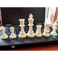 Selling odd chess pieces - odd chess pieces meeting international competition standards