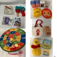 $50=All圖中全部嘢👆🏻全新：labubu布袋，顏色畫筆🖌️DIY中秋節燈籠兔仔手工套裝材料包，手作勞作🏮公仔擺設裝飾品，飛碟🥏毛巾，書仔！二手：兒童飛鏢射波藍球架🎯winnie the pooh