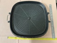 ⭐️ 二手-韓式鑄造不沾鍋方形烤盤（約30*30cm，鋁合金+麥飯石加厚材質，側邊帶提手設計，有排油口）
