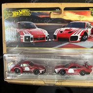 Hot Wheels Premium 2-Pack Porsche 935 & 2018 Porsche 935