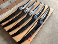 ตรงรุ่น Jazz GK 2014-ปัจจุบัน คาดเอวหลังดำ แบบของเดิมติดรถ พัสดุเป็นไฟเบอร์ พลาสติก มีจำหน่ายราคาส่ง