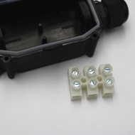 8. Low Price Spike IP66 Waterproof Junction Box B703 Outdoor Anti-dust Sunscreen Terminal Box One In