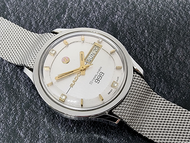 สายนาฬิกา สาย mesh สายถัก rado หัวโค้ง 18mm สีเงินรุ่นเก่า สภาพสวยมากๆ ใช้งานปกติ ใส่ rado starliner 999 ได้ (ภาพนาฬิกาคือภาพตัวอย่างไม่ได้ขายครับ)