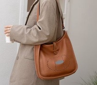 大size Evelyne 29cm牛皮手袋 伊芙琳Clemence 👜 經典Gold (金棕色金扣)👜leather handbag愛馬手提包/斜咩袋/側孭袋/單肩包/多種孭法👜贈送3條可調節的織帶