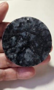 天然翡翠A玉緬料烏雞大圓無事牌兩個$200