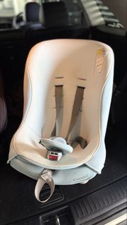 Combi 嬰兒汽車座椅