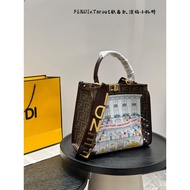 New Arrival Korean Version Handbag Small Square P215 Fenjia Presbyopic Graffiti Kitten Shoulder Port