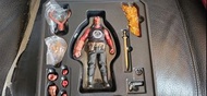 Mezco Hellboy (2019) 可動人偶