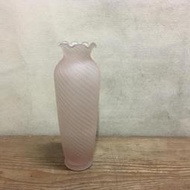 WH14261【四十八號老倉庫】全新 早期 台灣 粉紅色 玻璃 花瓶 高18cm 1瓶價【懷舊收藏拍片道具】