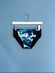 Arena男士三角泳褲 size: M