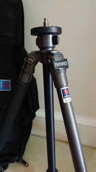 [鰂魚涌]百諾 Benro A-027 鋁合金 Aluminium Tripod 相機 腳架/三脚架 連 原裝袋 (摺合46cm, 最高123.5cm, 重量1.1kg, 負重2.5kg)
