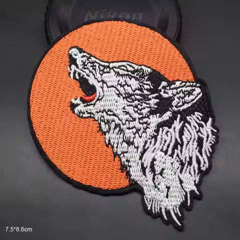 Animal Howling Wolf Howl Wholesale Iron on Embroidered Cloth Clothes Patch For Clothing Girls Boys M