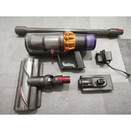 Dyson V15 vacuum cleaner (second hand)/Pembersih vakum Dyson V15 (terpakai)