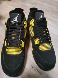 Air Jordan 4 "Lightning" 黑黃色