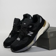 Sepatu NB 992 "Black White Grey"