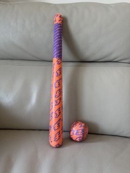 90% new 兒童棒球棒及棒球 玩具