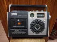 中古陳A1 懷舊早期 TOBISHI 收音機 故障機壞機爛機 裝置藝術咖啡民宿收藏觀賞擺飾電影電視拍攝道具