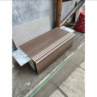 granit tangga motif kayu brown Elmwood 30x60 20x60