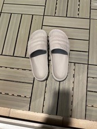 Adidas ADILETTE 拖鞋