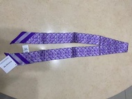 Coach滿版紫色絲巾