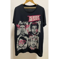 Second-Hand T-Shirt 5 Seconds of Summer (5SOS) Flaws On The Neck