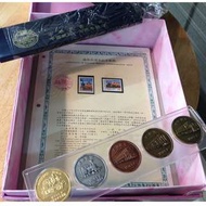 1981民國70,中國鐵路100年紀念幣金銀銅鐵錫幣,外加中鐵紀念郵套票大全張限量100套其中一套有編號