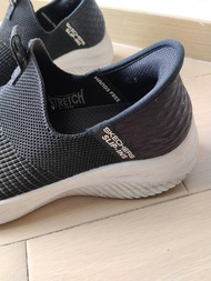 SKECHERS SLIP-INS / Slip-ins Skechers / Hands Free / putting on and taking off shoes is very conveni