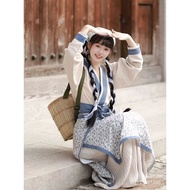 Country style Hanfu women's costume, traditional farmer's costume.