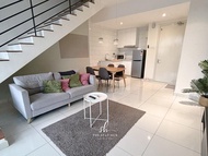 อพาร์ตเมนต์ 2 ห้องนอน 1 ห้องน้ำส่วนตัว ขนาด 74 ตร.ม. – ศรีฮาร์ตามัส/มอนต์เกียรา (2 Bdr Duplex Superi