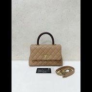 Chanel coco handle 奶茶色
小號 蜥蜴紅手柄