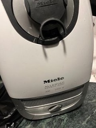 Miele 吸塵機一折發售