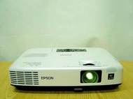 *【小劉二手家電】EPSON 輕薄投影機,外觀乾淨,附線材,現場可測試 ! 29X20X7公分,EMP-1720型